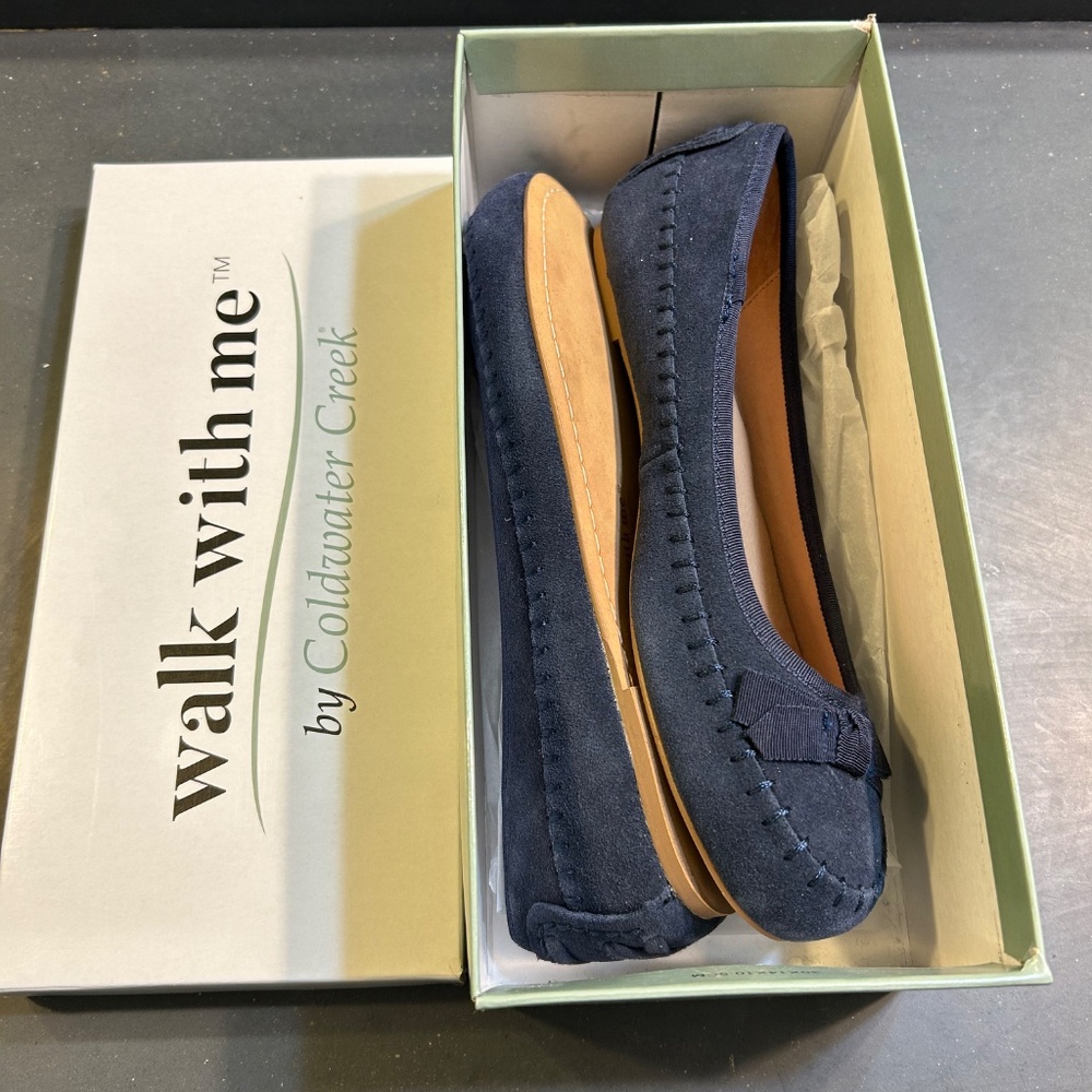 Walk With Me By Coldwater Creek Womens Size 9.5M Navy Blue  Suede Slipper